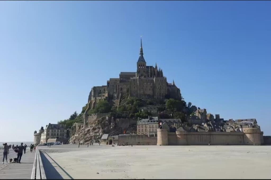 Maison Proche Du Mont Saint Michel Pontorson Exterior foto